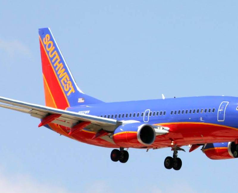 N902WN - Twin-engine aircraft