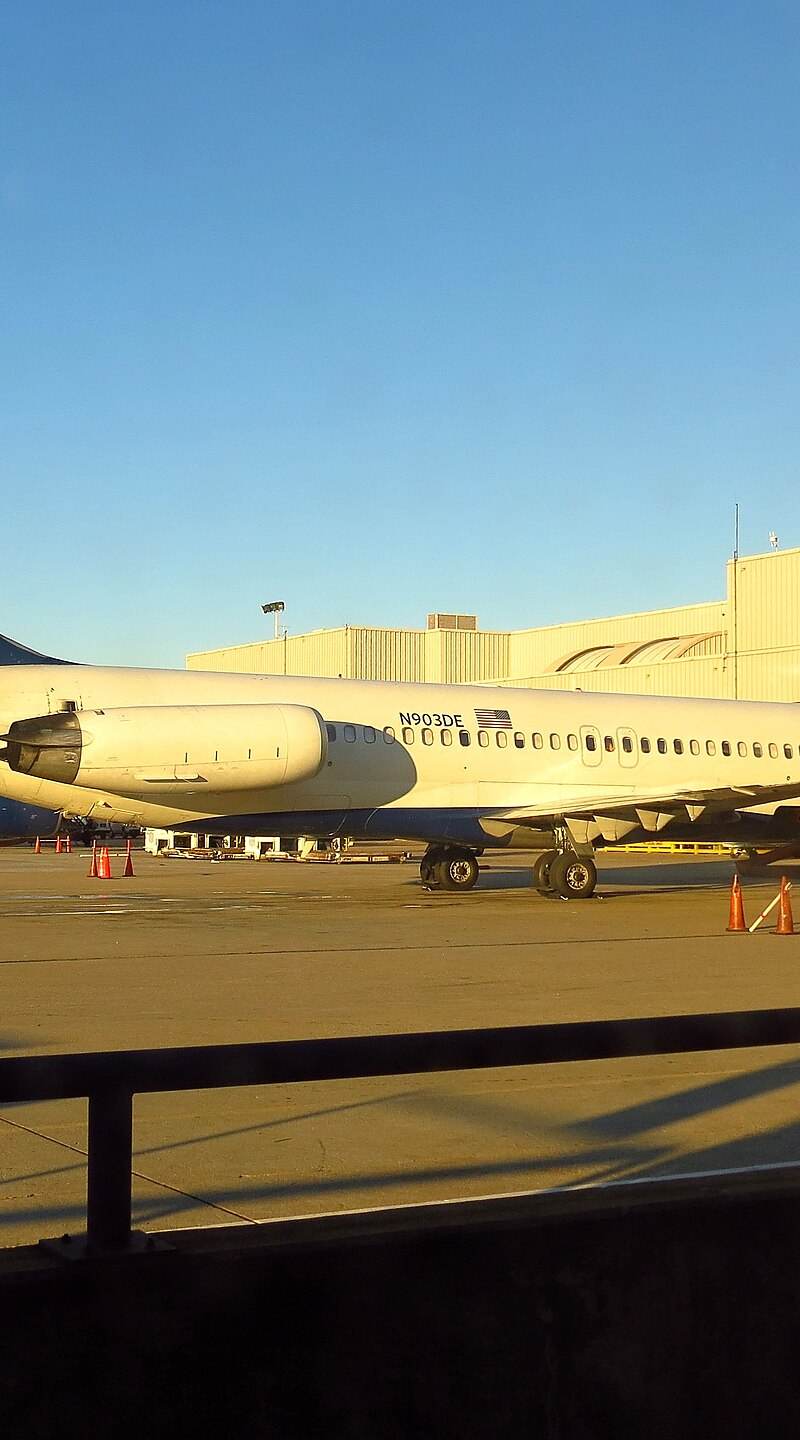 N903DE - Aircraft