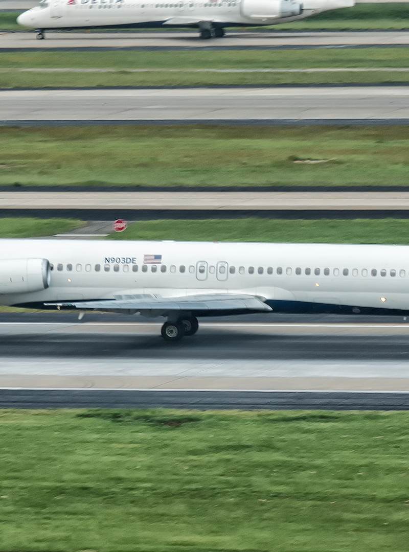 N903DE - Douglas