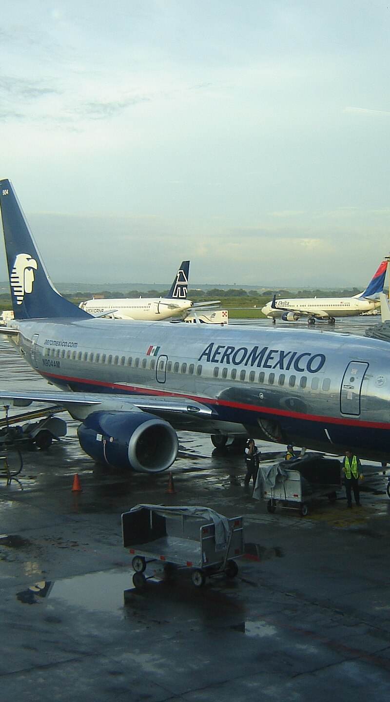 N904AM - Twin-engine aircraft
