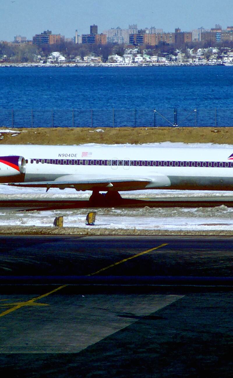 N904DE - Aircraft
