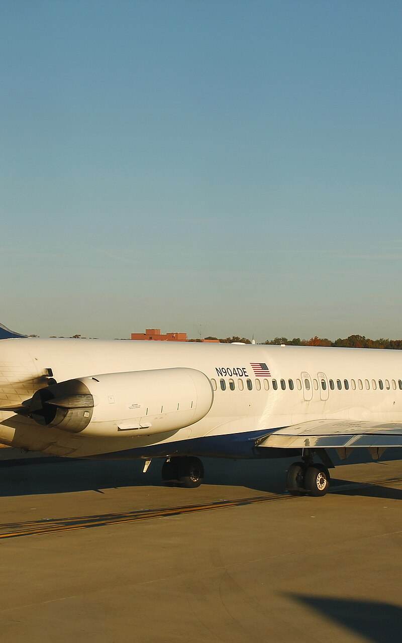 N904DE - Aircraft