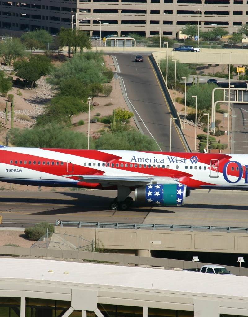 N905AW - Twin-engine aircraft