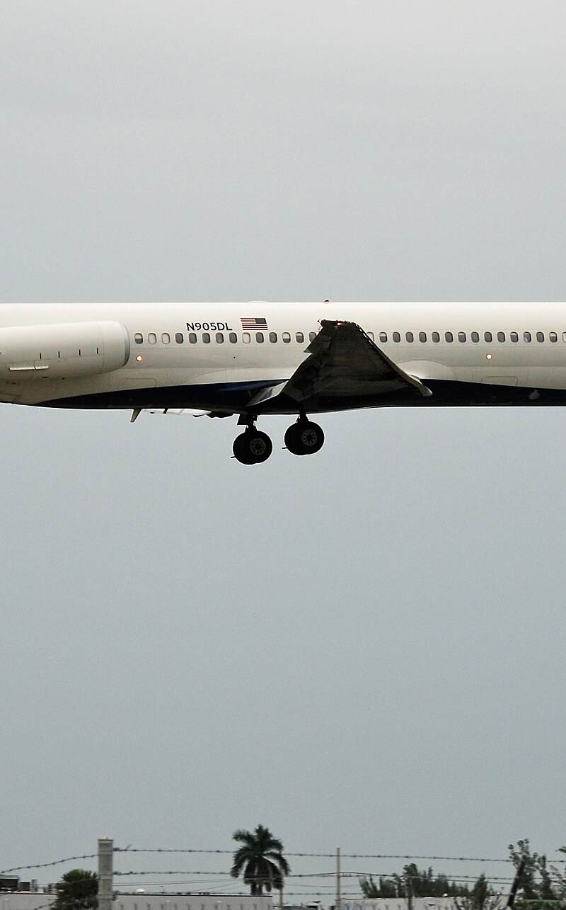 N905DL - Aircraft