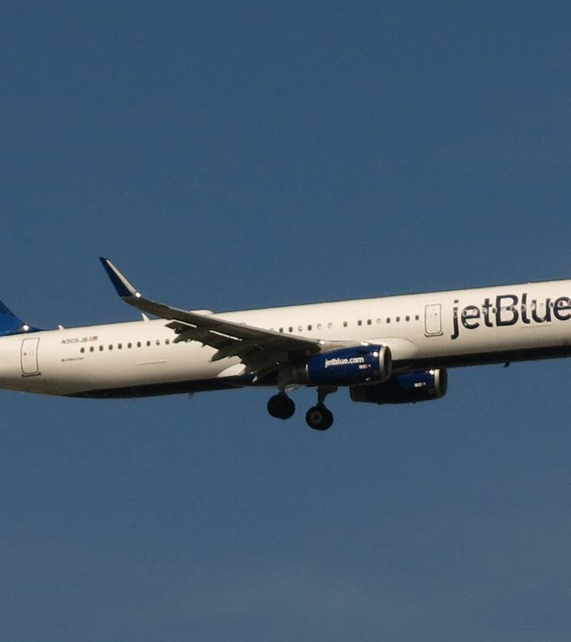 N905JB - Twin-engine aircraft