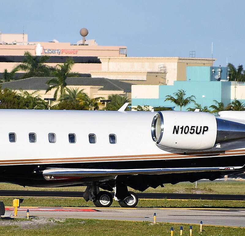 N105UP - Business jet