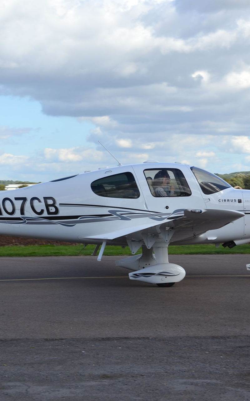 N107CB - Cirrus