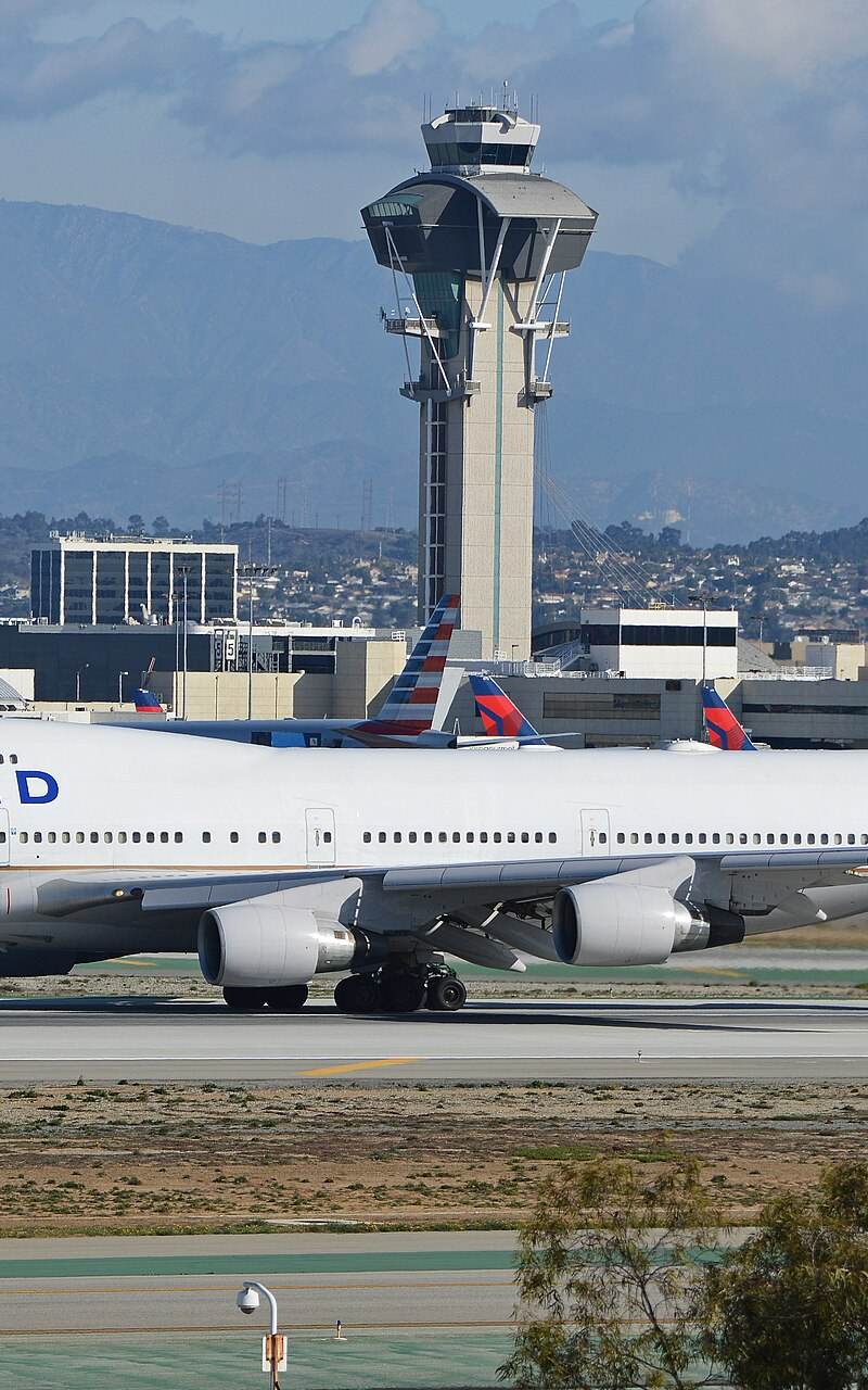 N107UA - Boeing