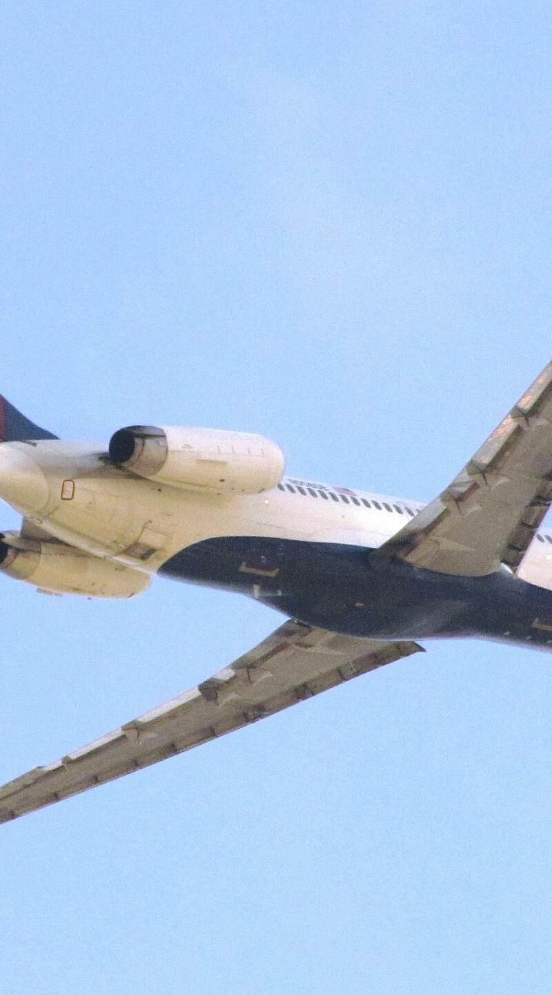 N906DE - Aircraft