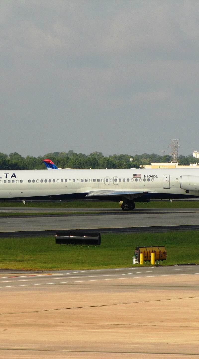 N906DL - Douglas