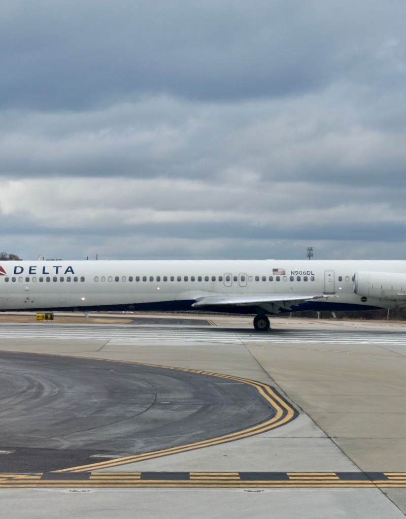 N906DL - Douglas