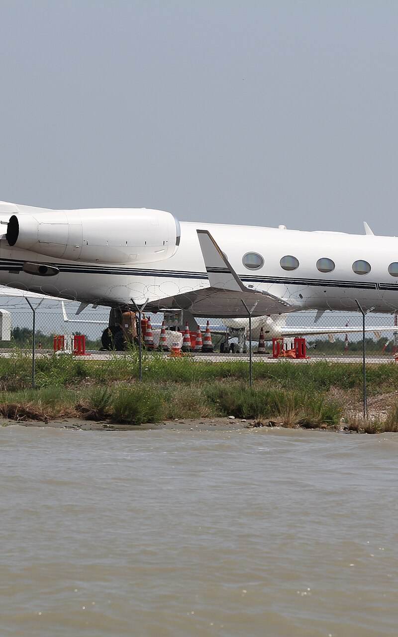 N906JC - Business jet