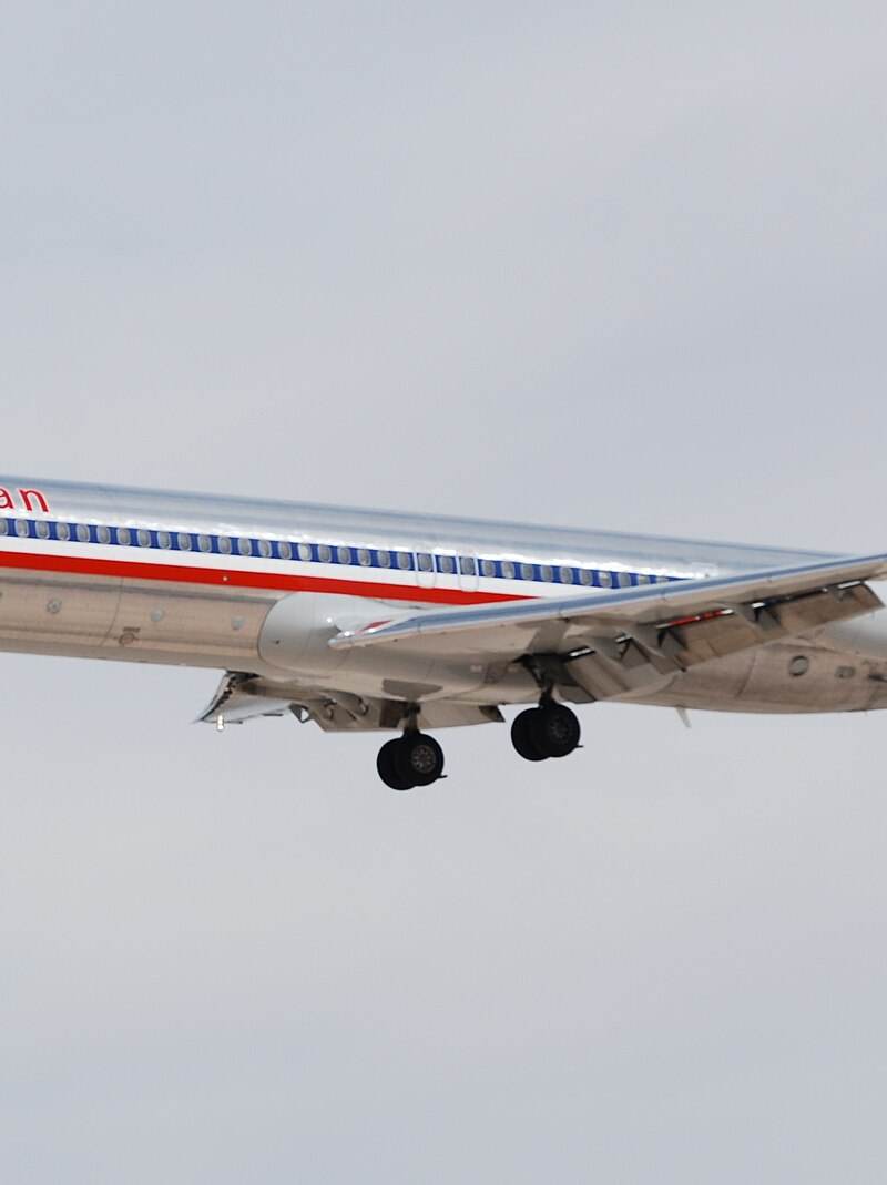 N110HM - Douglas