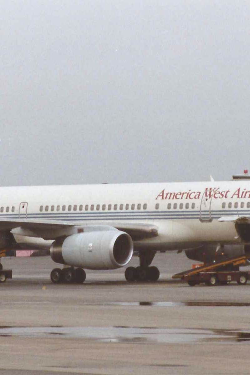 N907AW - Twin-engine aircraft