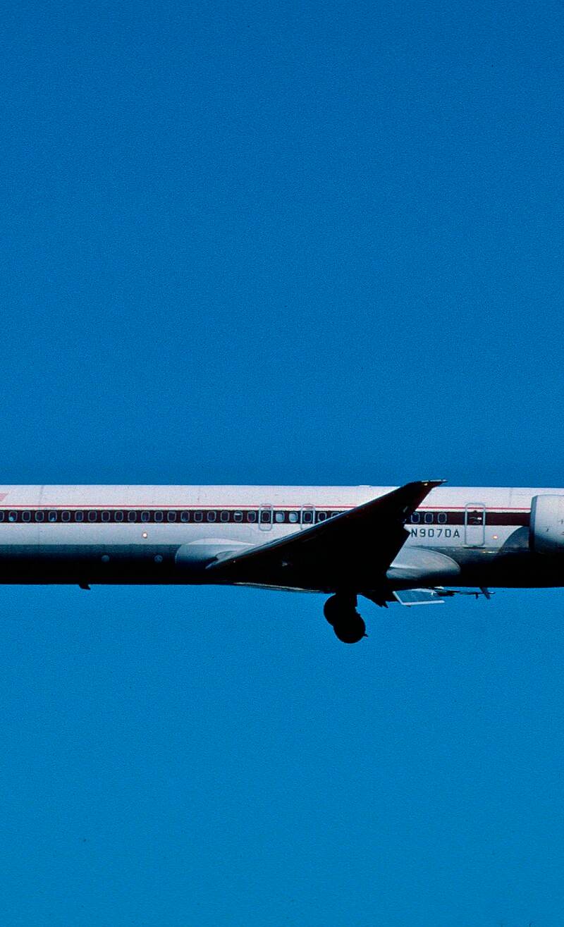 N907DA - Douglas