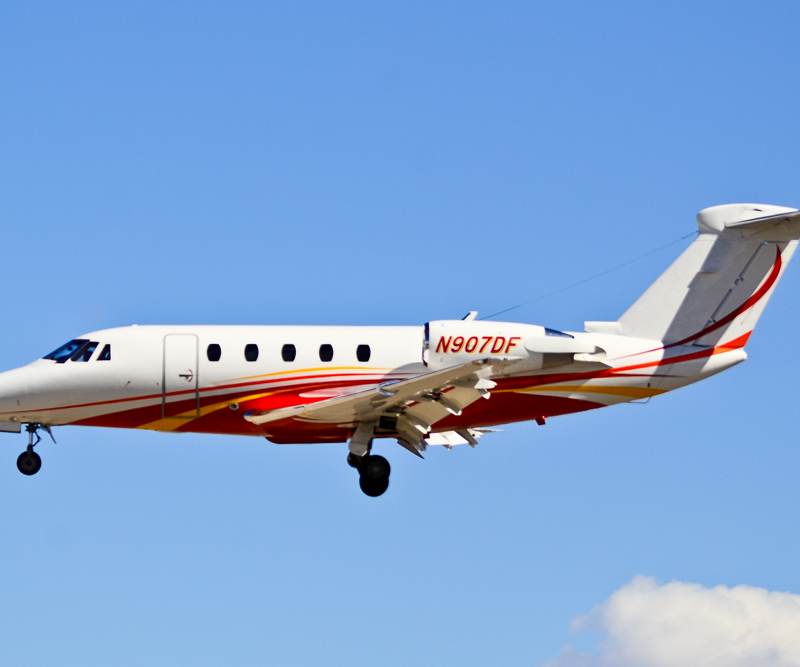 N907DF - Business jet