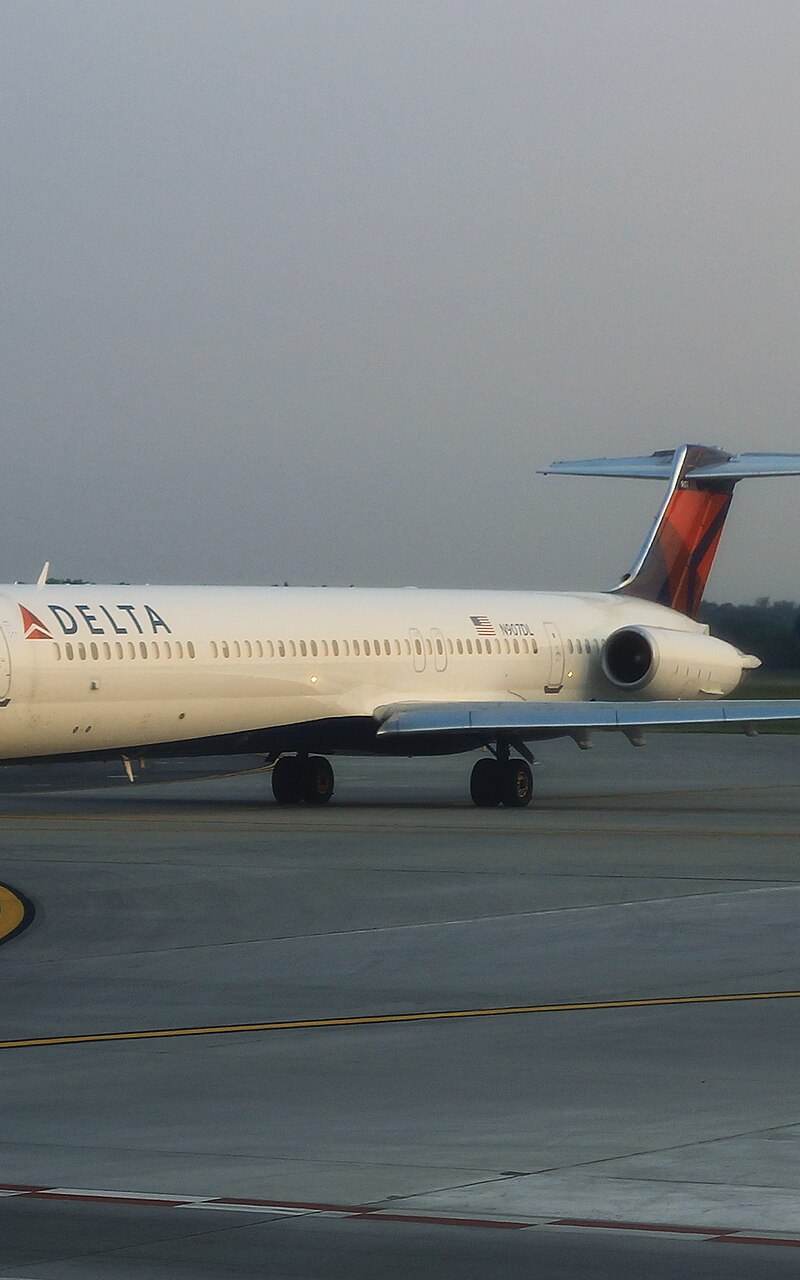 N907DL - Aircraft