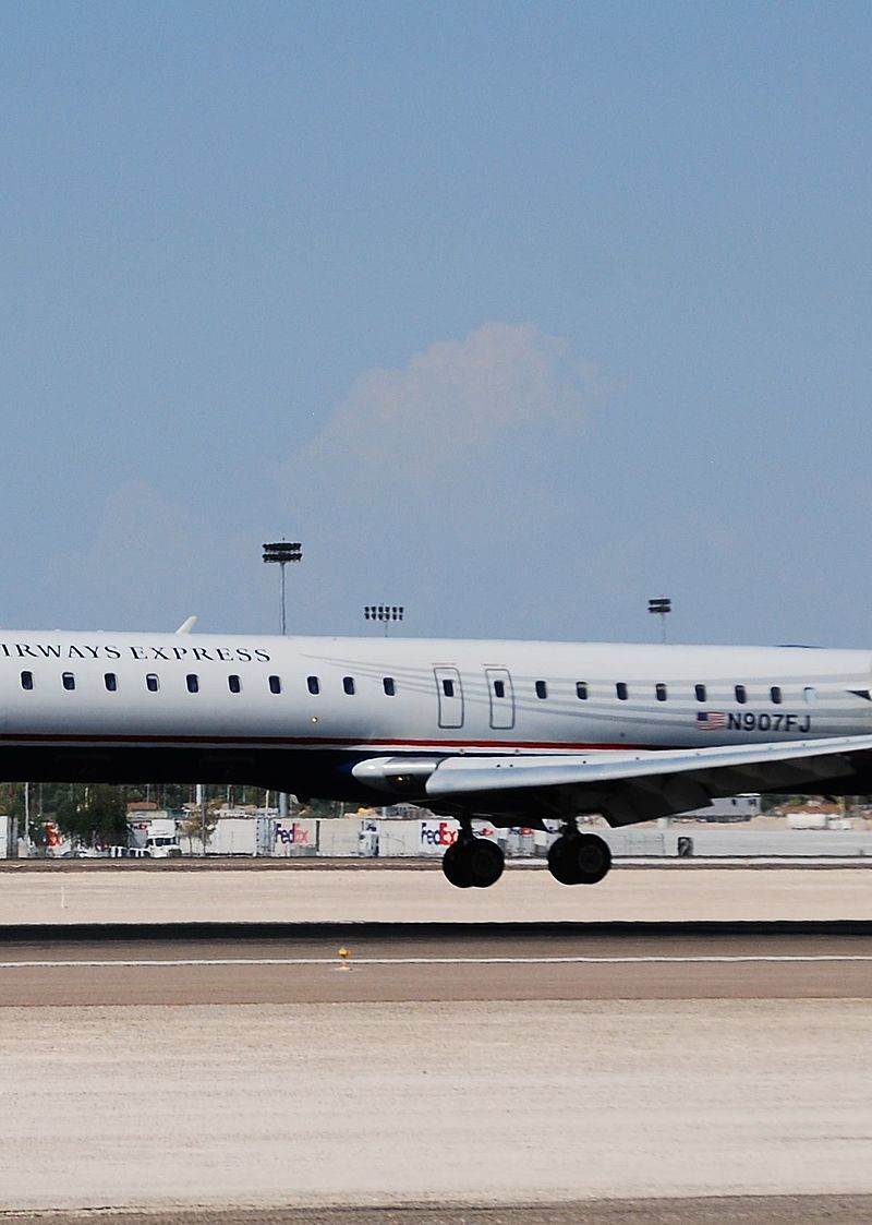 N907FJ - Twin-engine aircraft