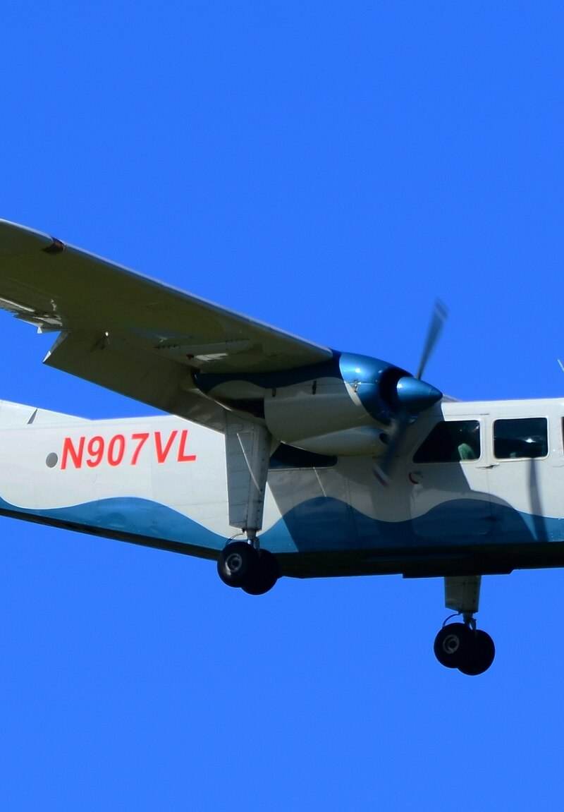 N907VL - Twin-engine aircraft
