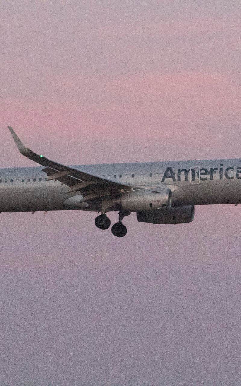 N908AA - Twin-engine aircraft