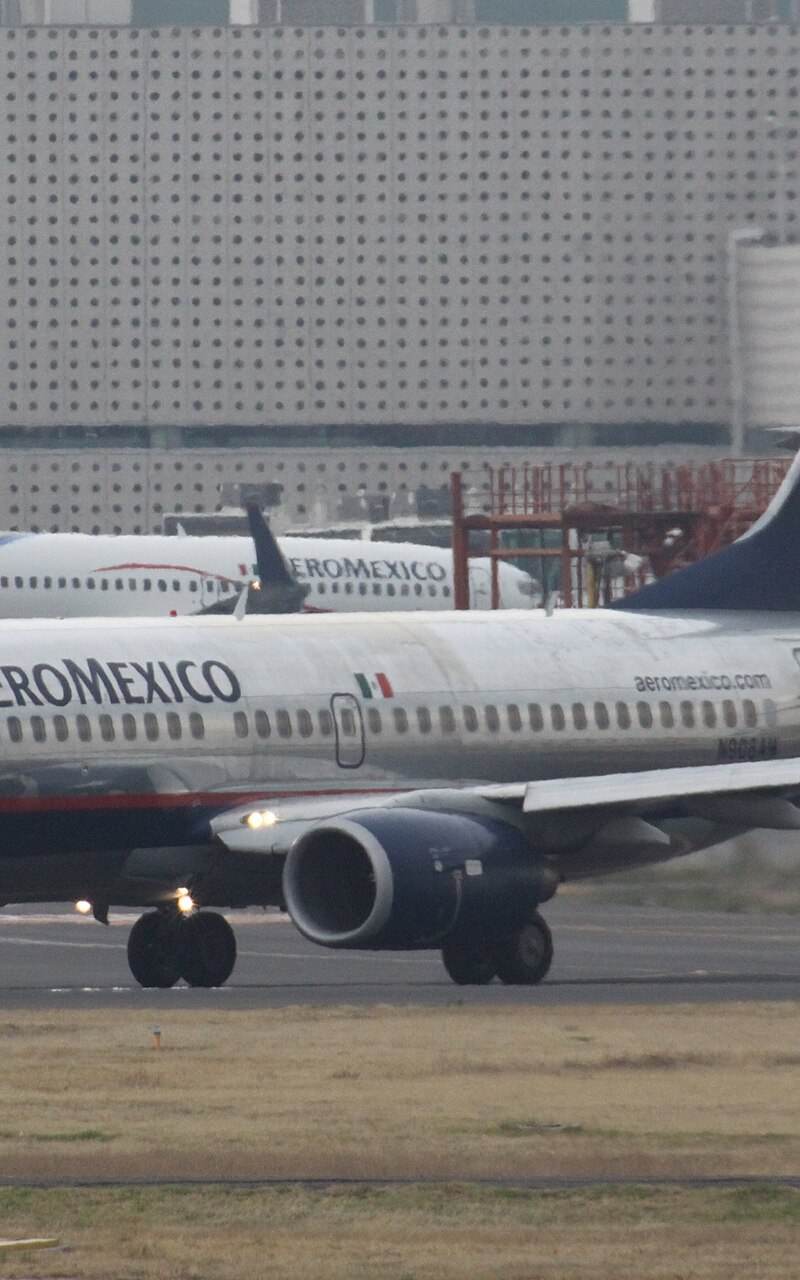 N908AM - Twin-engine aircraft