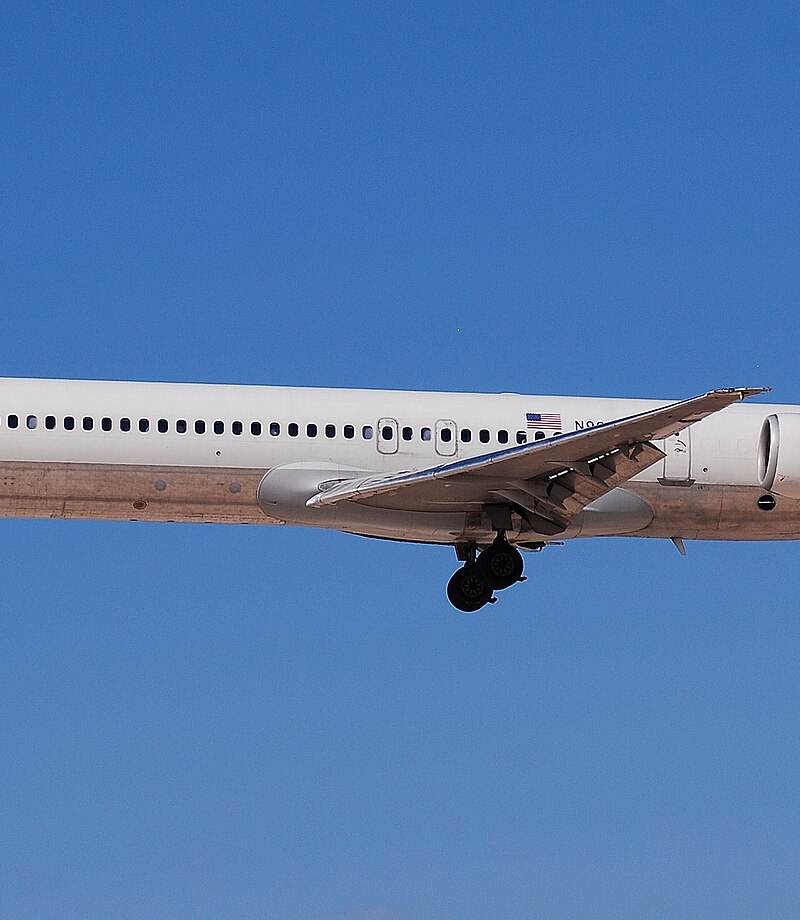 N908DA - Twin-engine aircraft