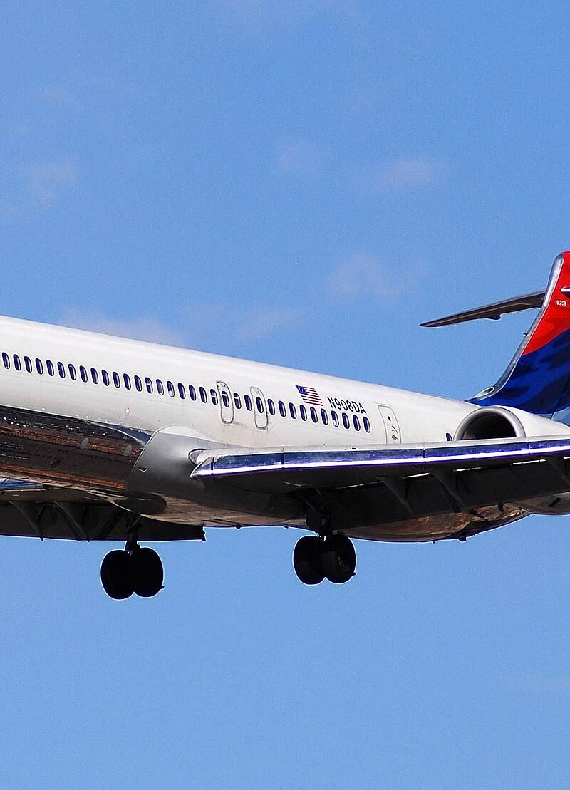 N908DA - Douglas