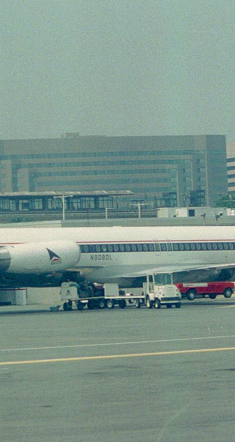 N908DL - Aircraft