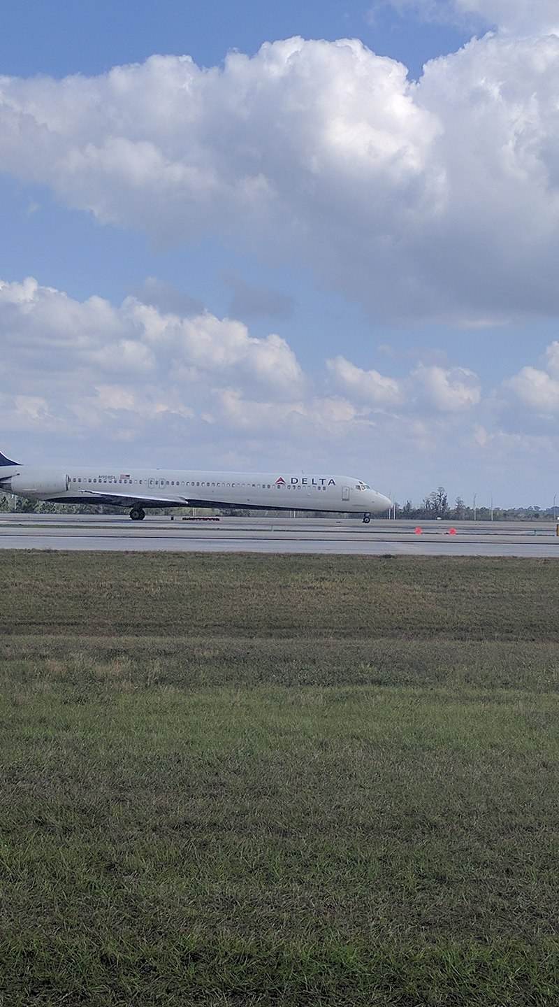 N908DL - Aircraft