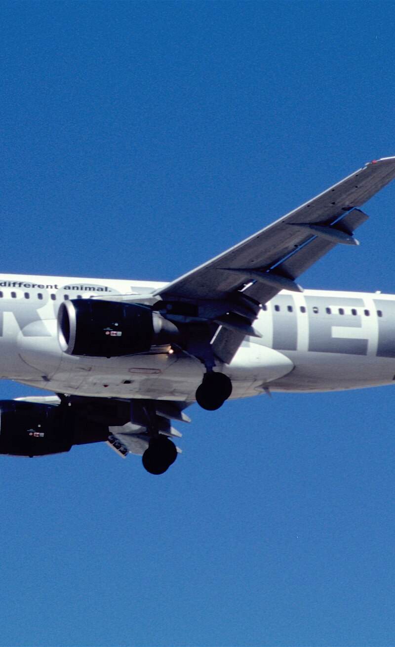 N908FR - Twin-engine aircraft