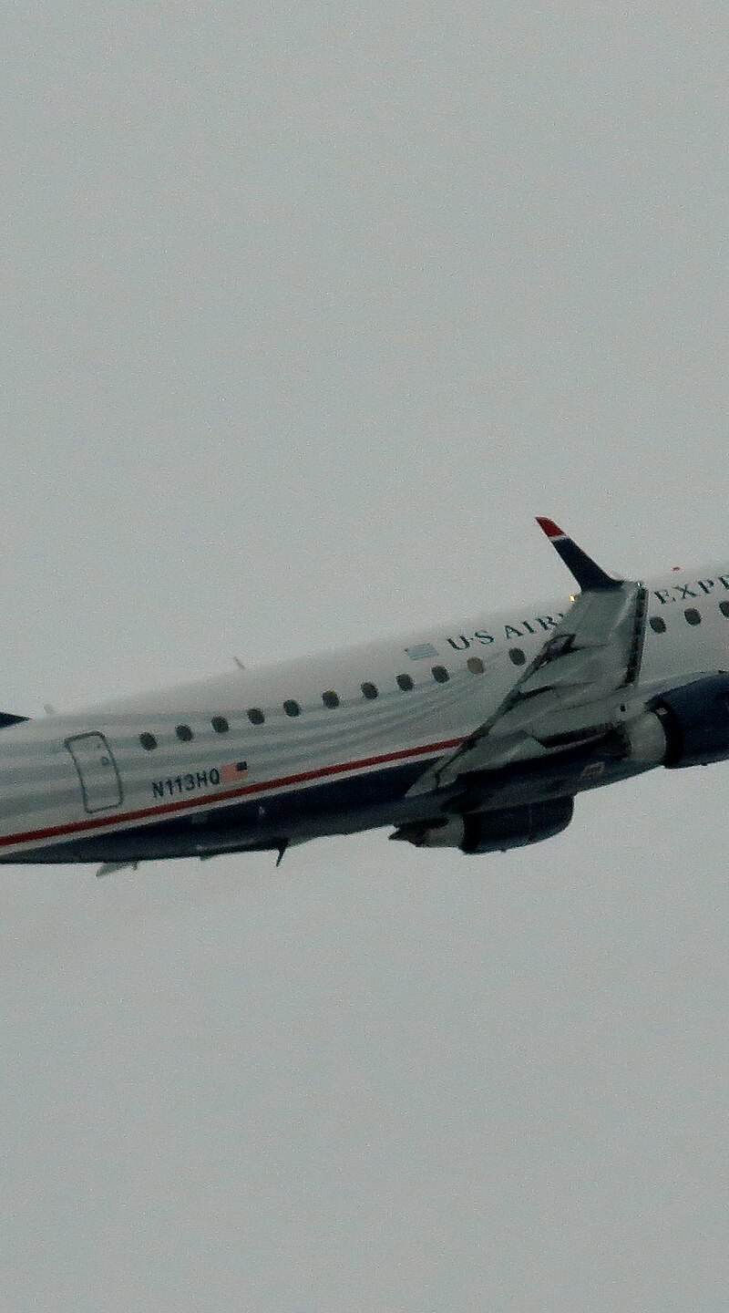 N113HQ - Twin-engine aircraft