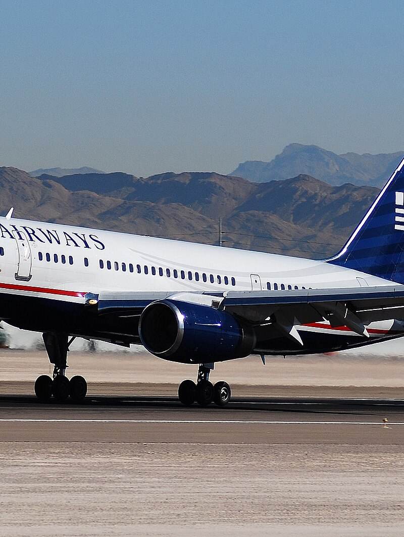 N909AW - Twin-engine aircraft