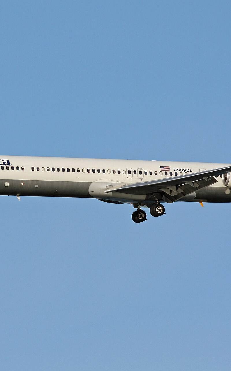 N909DL - Aircraft