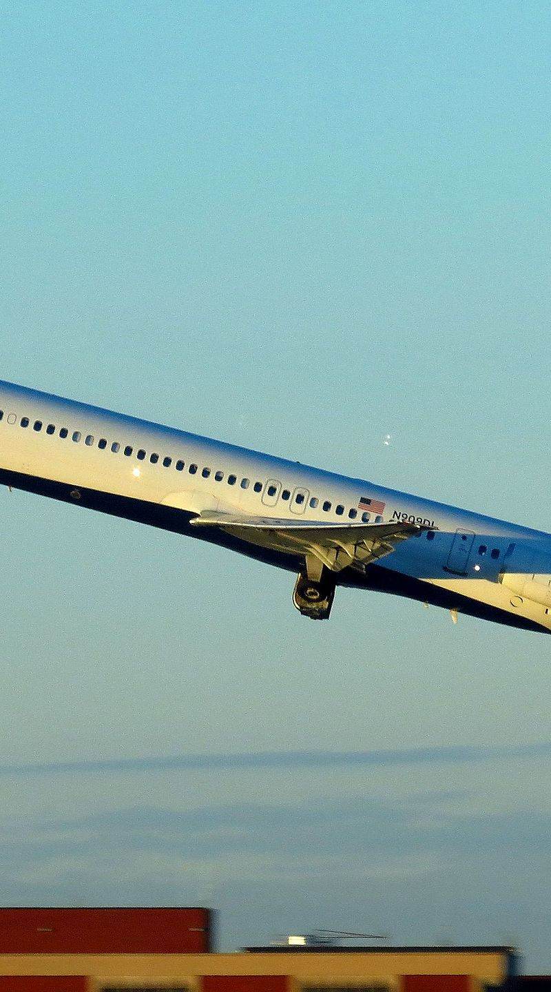 N909DL - Aircraft