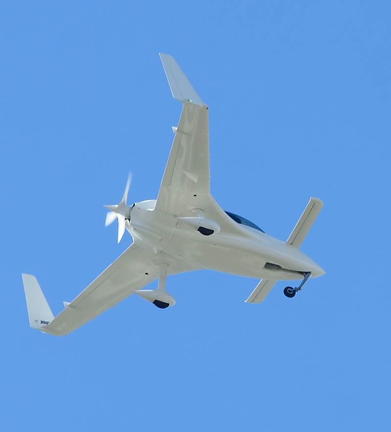 N909EZ - Single-engine aircraft