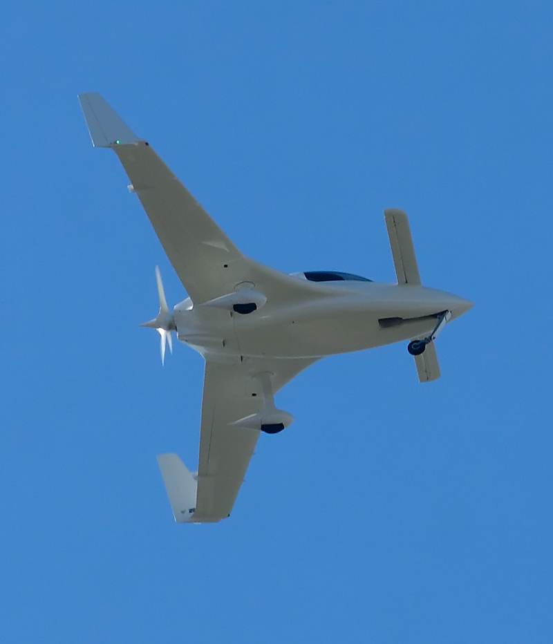N909EZ - Single-engine aircraft