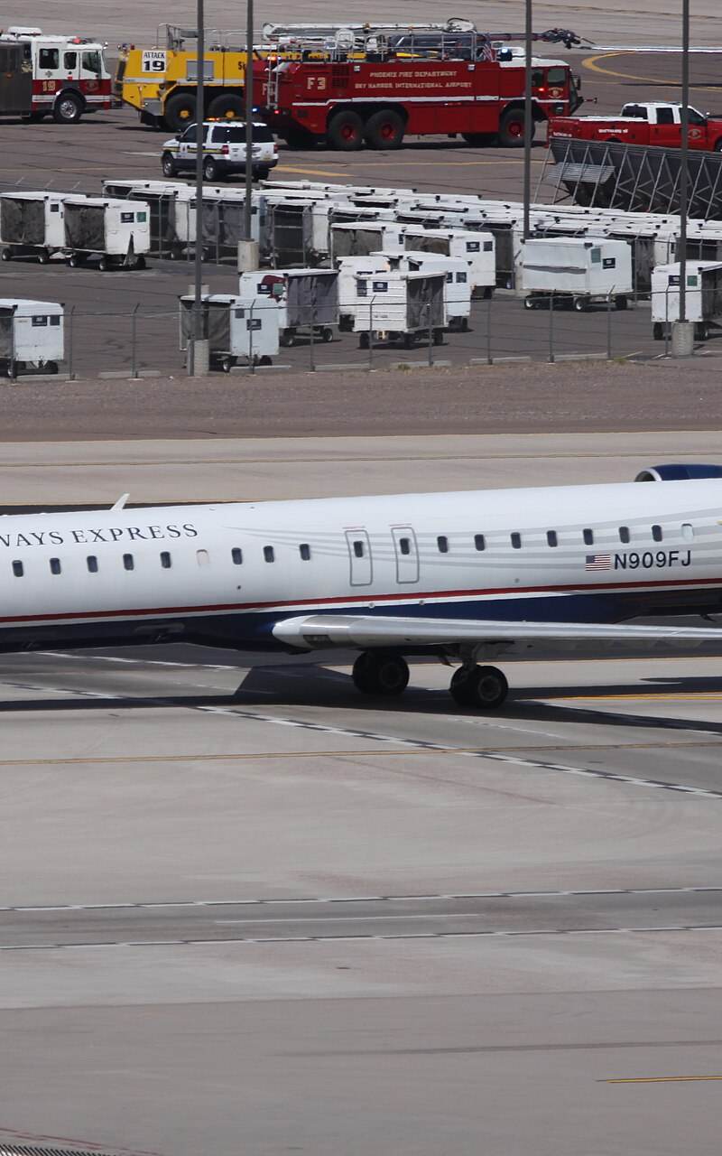 N909FJ - Twin-engine aircraft