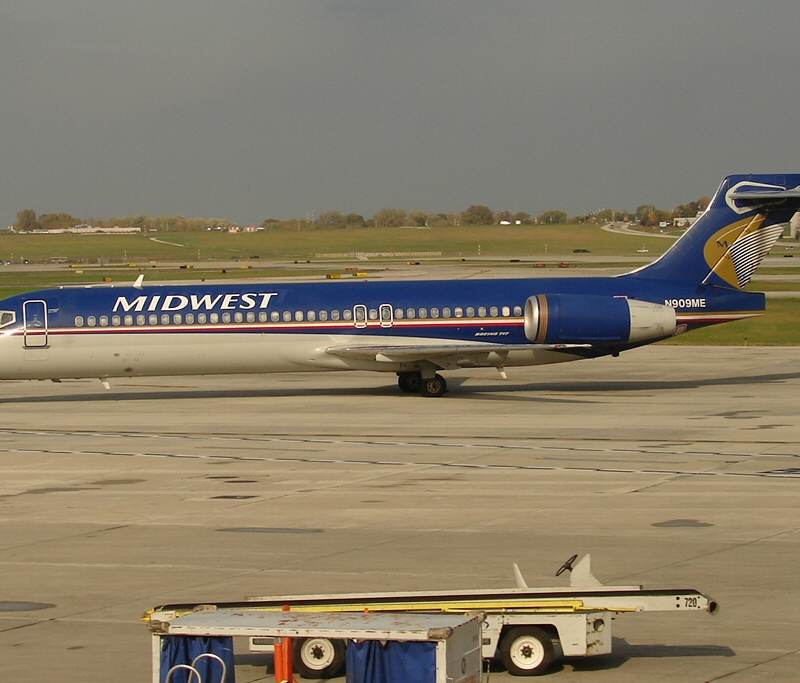 N909ME - Douglas