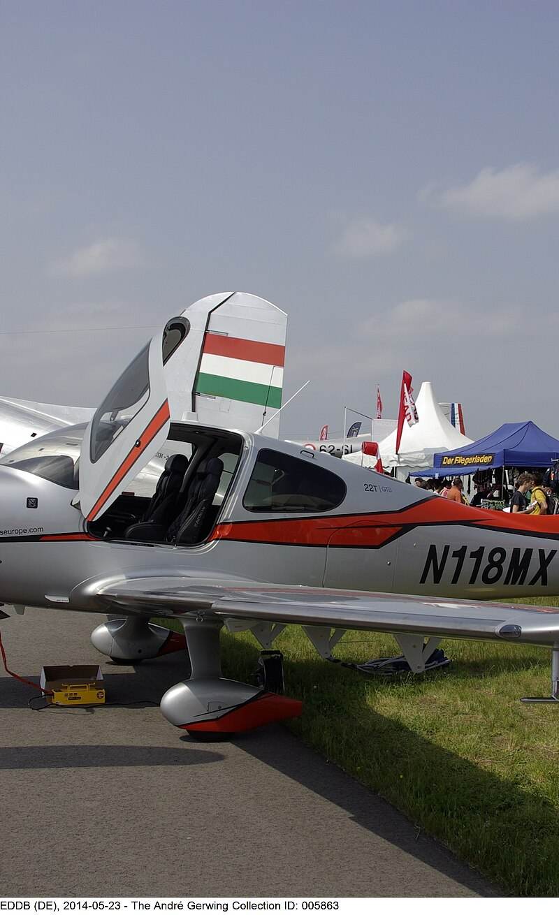 N118MX - Cirrus