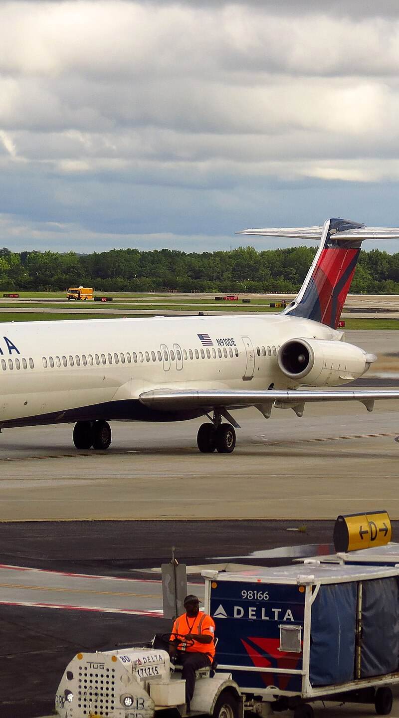 N910DE - Douglas