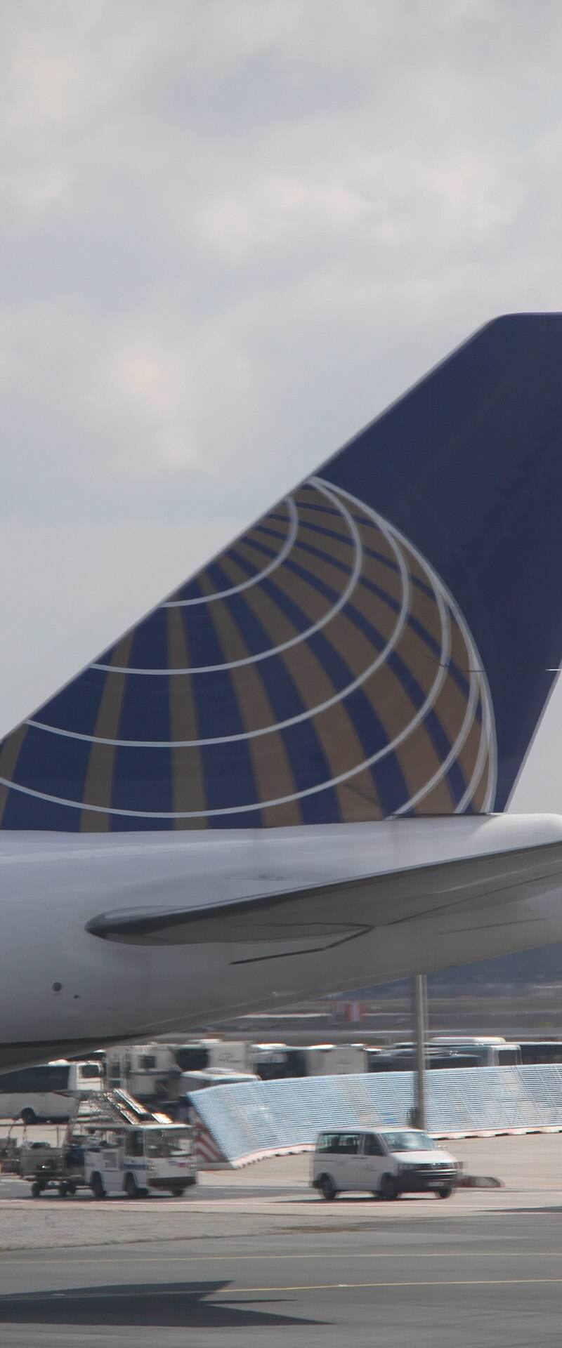 N118UA - Aircraft