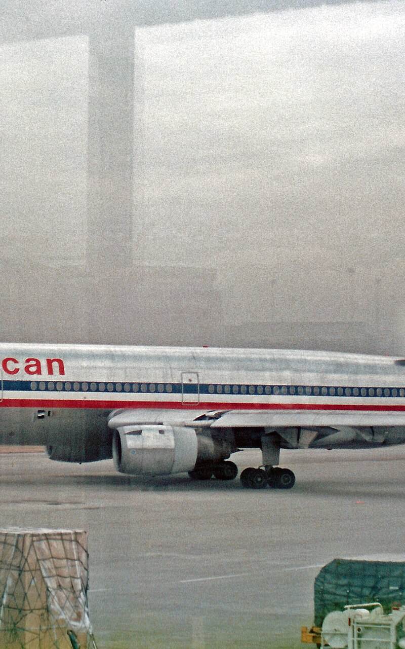 N119AA - Douglas