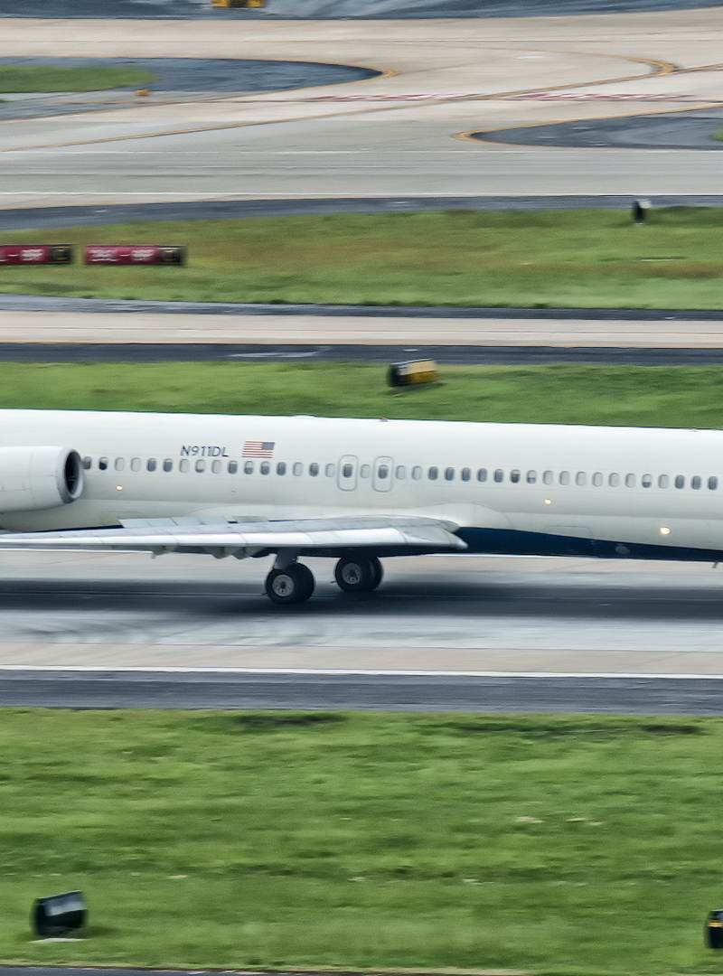 N911DL - Douglas