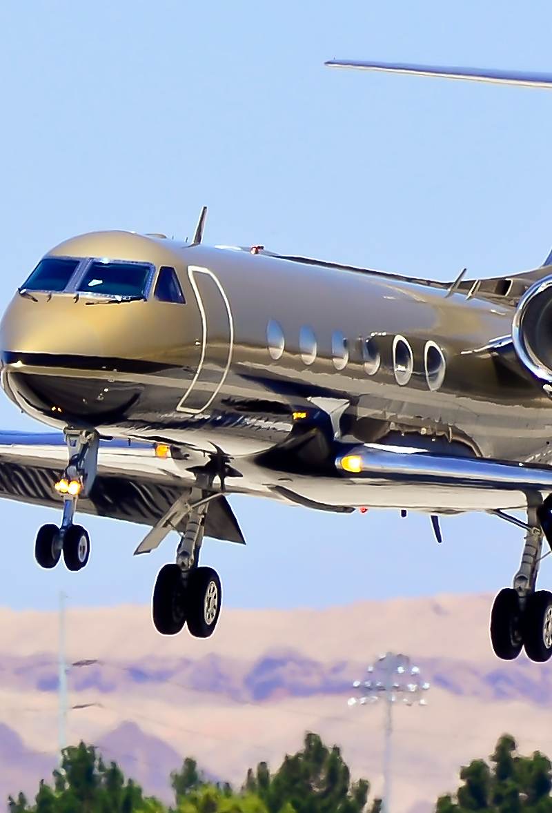 N7UF - Business jet
