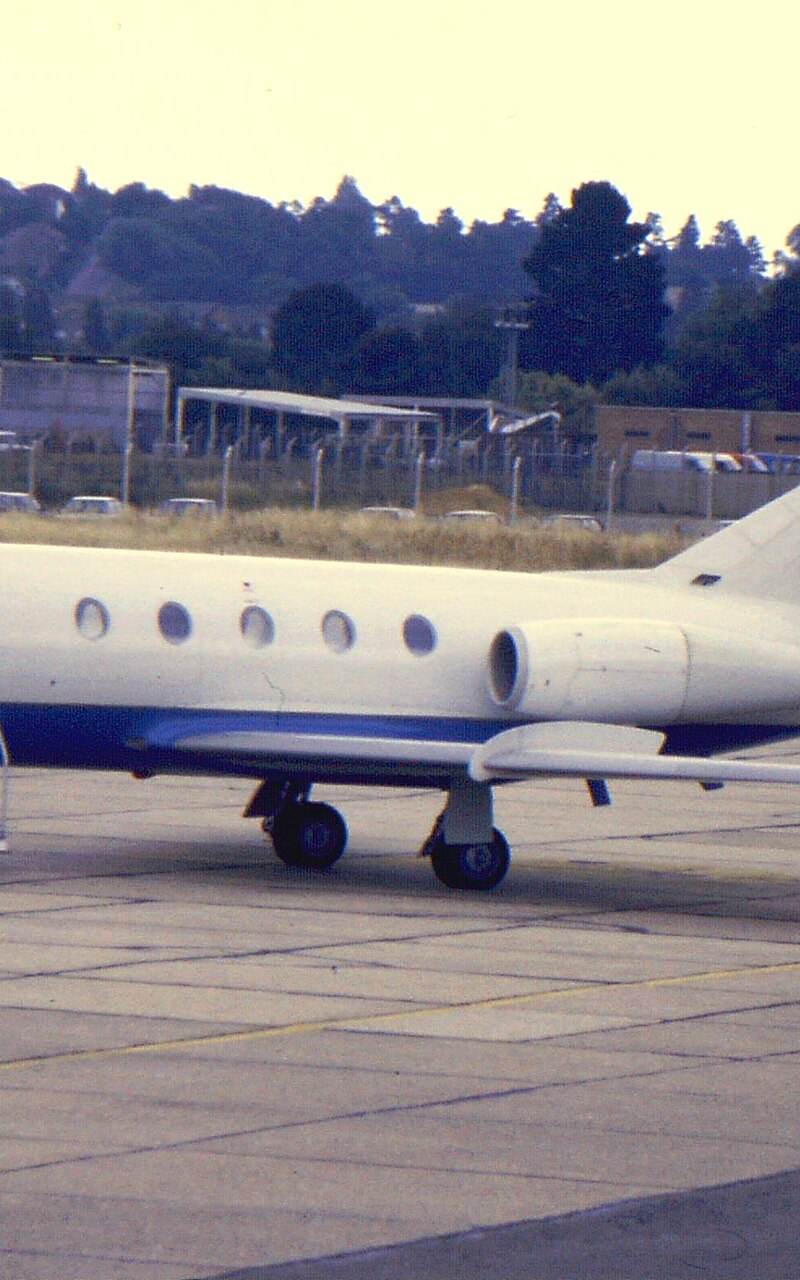 N121EU - Business jet