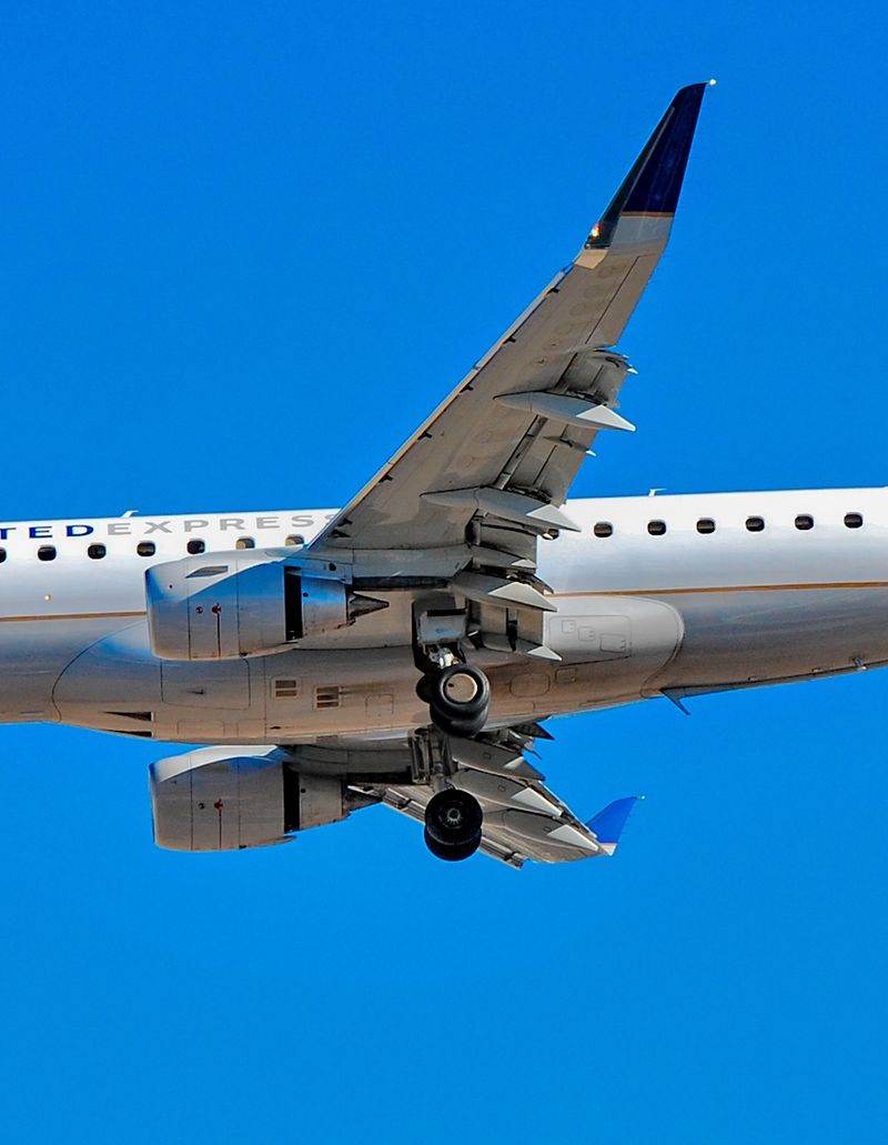 N121SY - Embraer