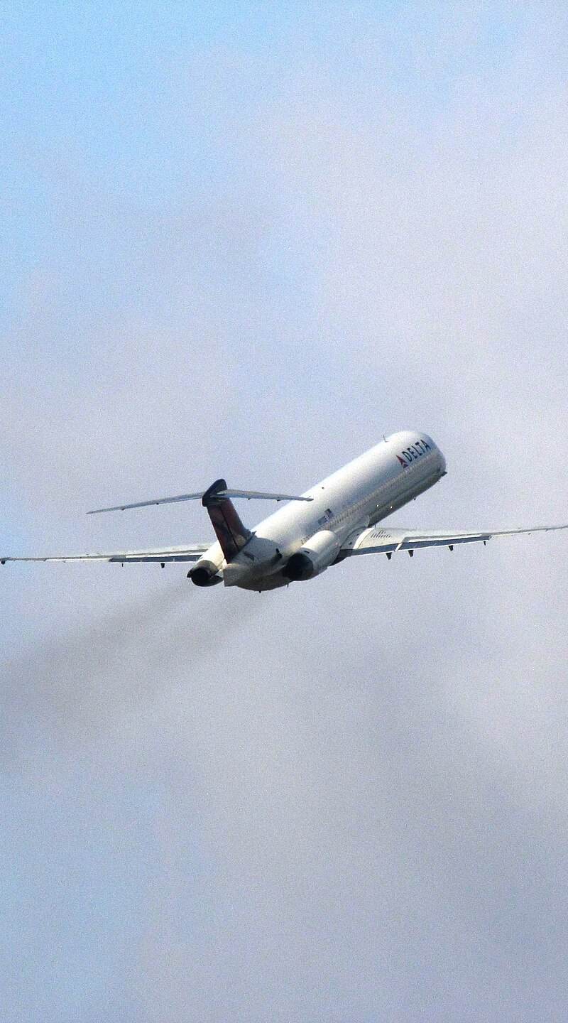N912DE - Douglas