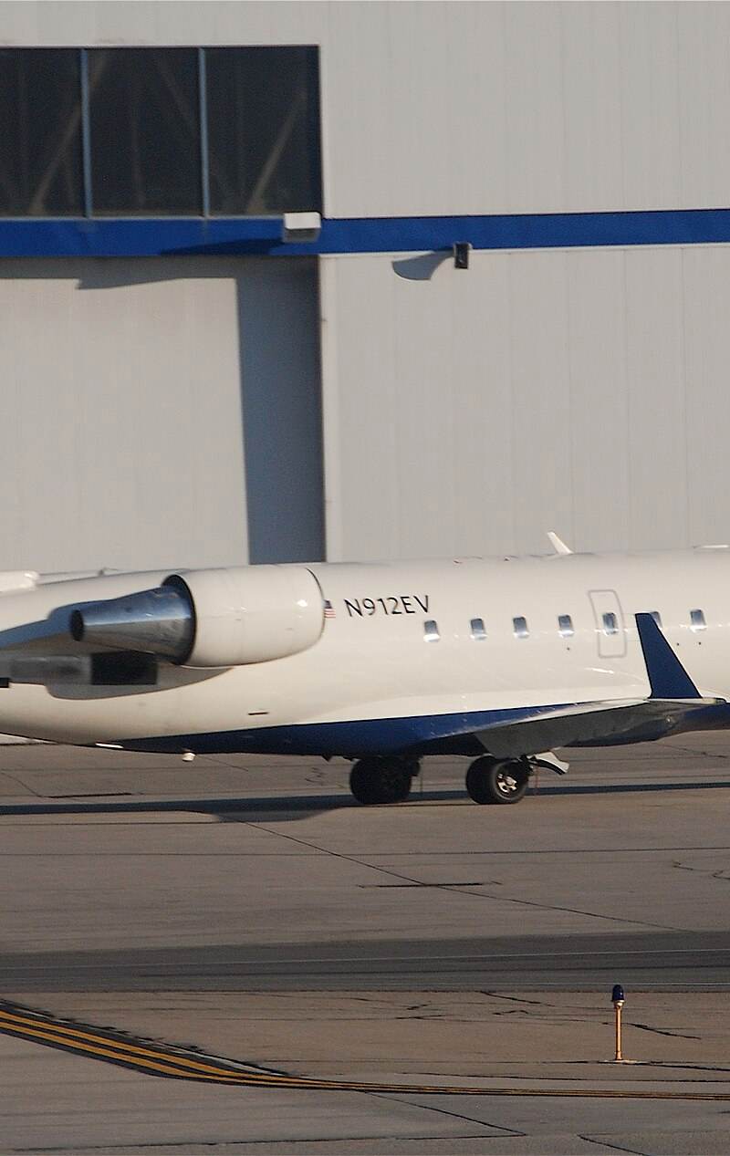 N912EV - Twin-engine aircraft