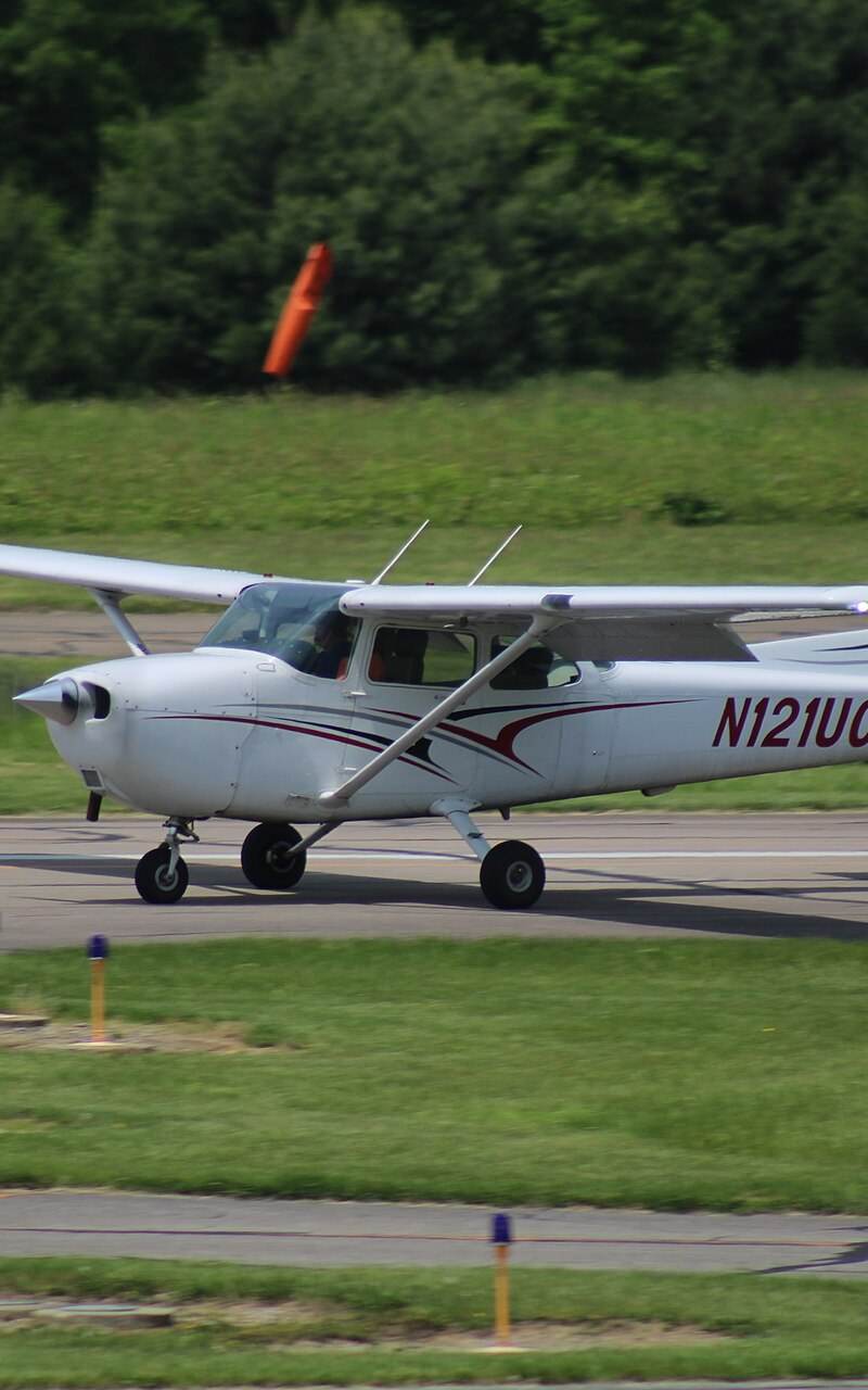 N121UC - Cessna