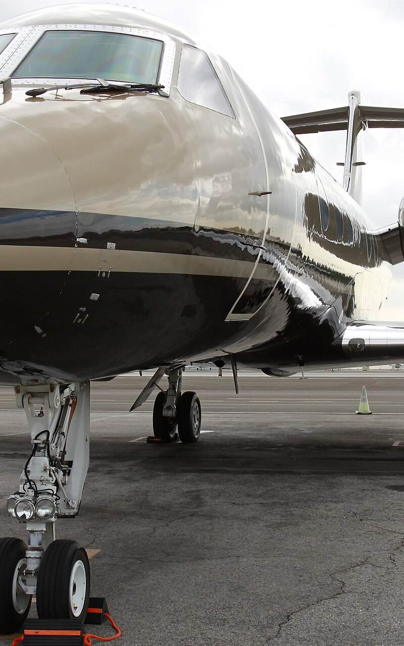 N7UF - Business jet